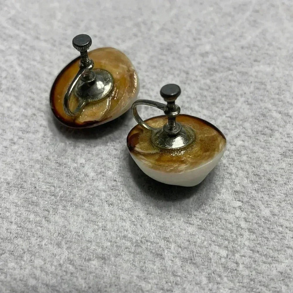 Vintage operculum cats eye shell earrings with brooch - Picture 4 of 5
